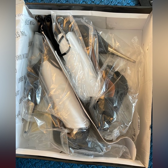 NWT - Colin Stuart Black Lace up heels with gold detail & tassels - Picture 2 of 4